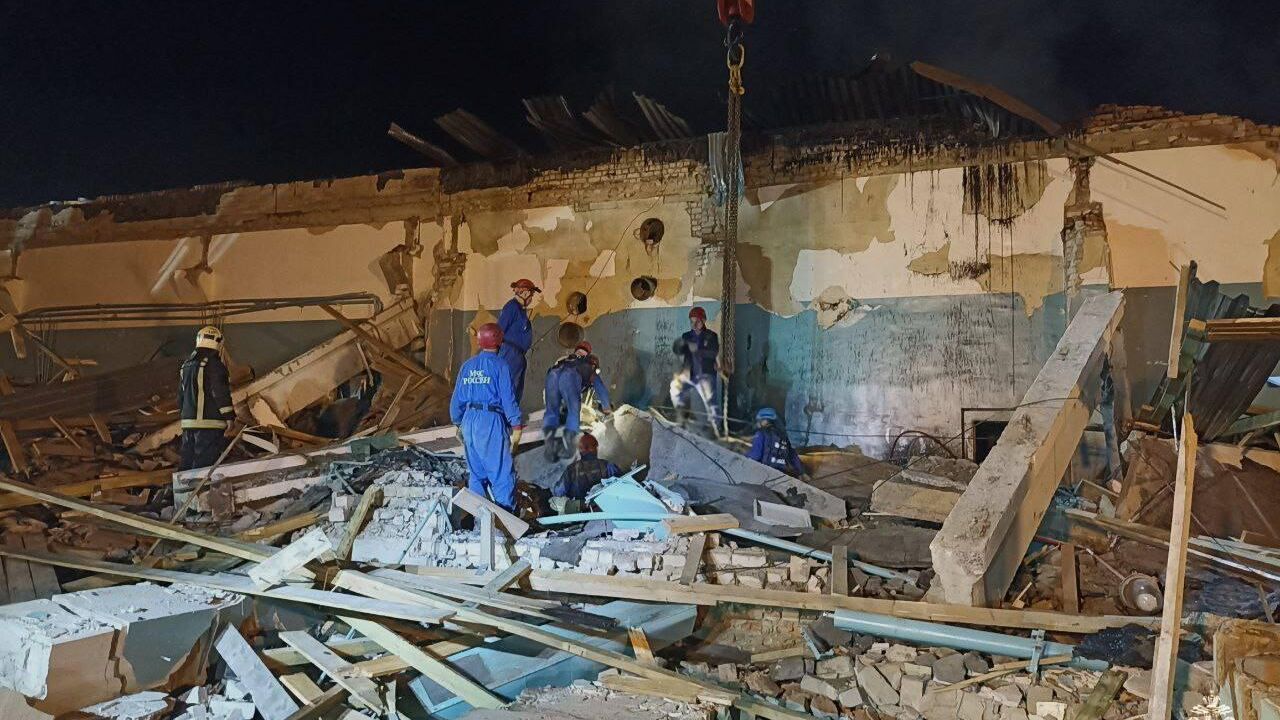 В Рязанской области разобрали половину завалов на месте возгорания